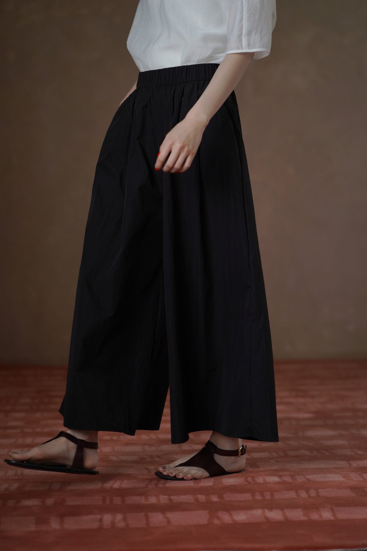 Relaxed Cropped Wide-Leg Trousers