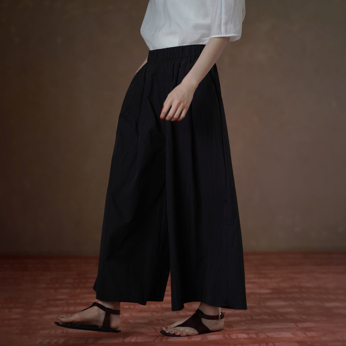 Cropped Wide-Leg Trousers - by chocpi
