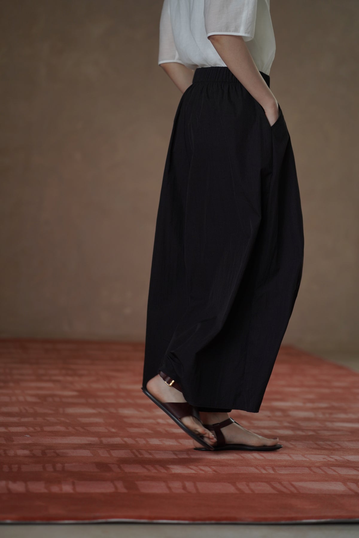 Relaxed Cropped Wide-Leg Trousers